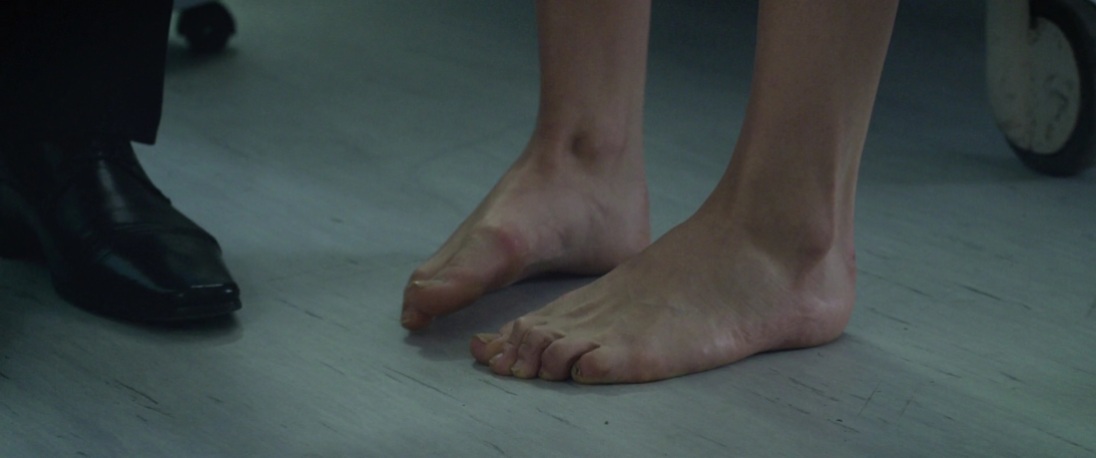 Chloë Grace Moretz #7 (close-up of bare feet)